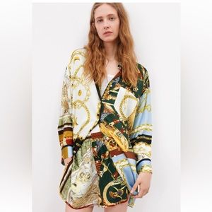 Zara scarf print silk short, size Small